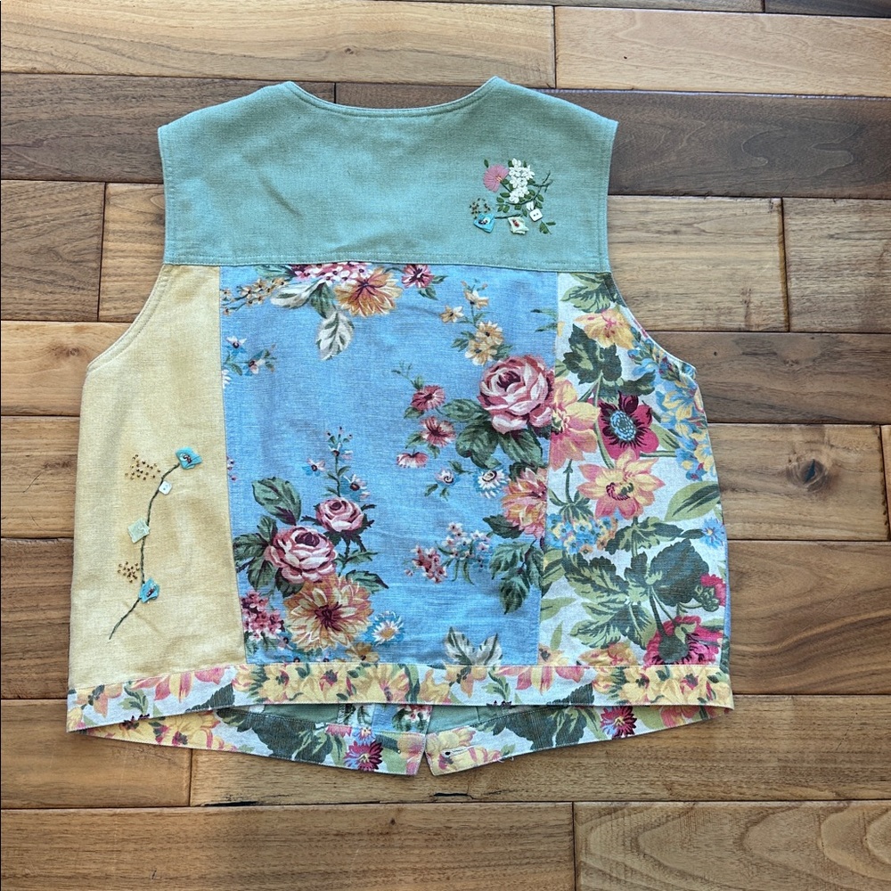 Susan Bristol cottage core mixed media floral linen cotton vest - Picture 5 of 5